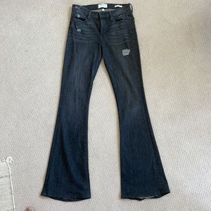 FRAME Le high distressed flare jean size 28